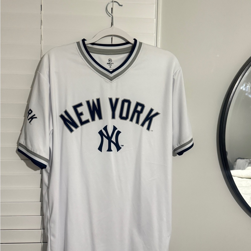 New York Yankees White Shirt